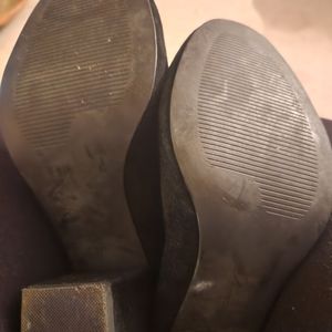 STEVE MADDEN BLACK SUEDE BOOTIES